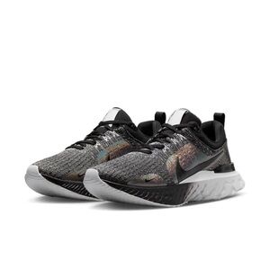 Women’s Nike React Infinity Run Flyknit. Size 9